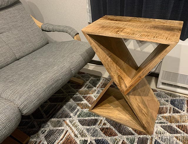 三角形のテーブルですっきりと | NOCEノーチェ 家具・インテリア通販