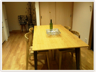 ダイニングテーブル