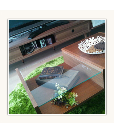 ウォールナットのローテーブル