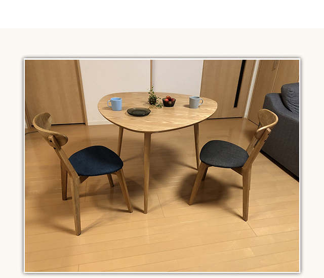 三角形のテーブルですっきりと家具・インテリア通販のNOCE