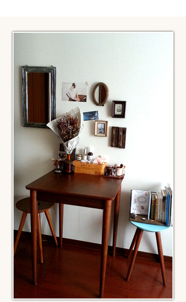 ウォールナットのダイニングテーブル