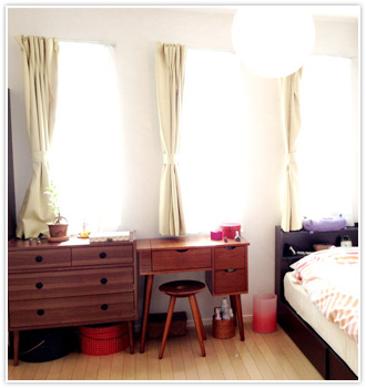 木のぬくもり感じるチェストとドレッサー