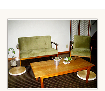 グリーンのソファーでカフェリビング家具・インテリア通販のNOCE